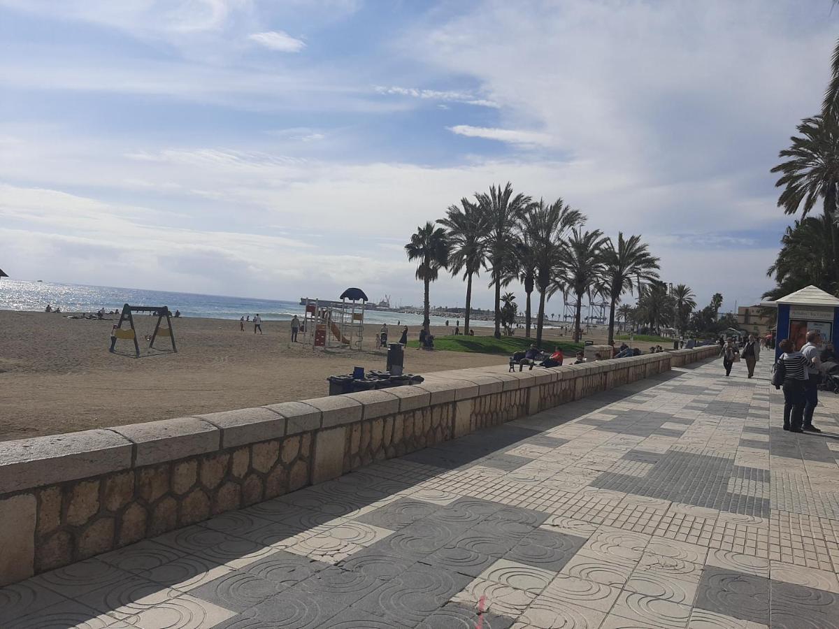 Apartamento Malaga Port Exterior photo