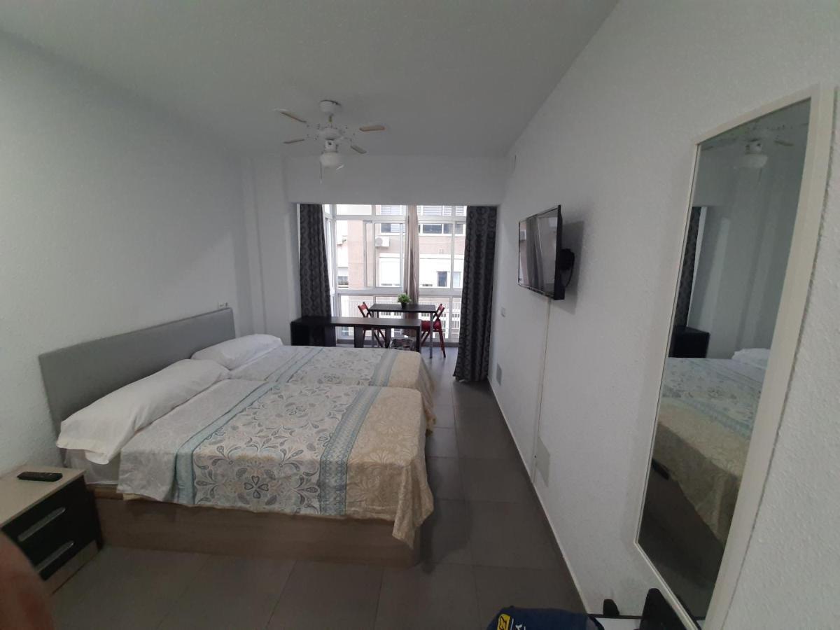 Apartamento Malaga Port Exterior photo
