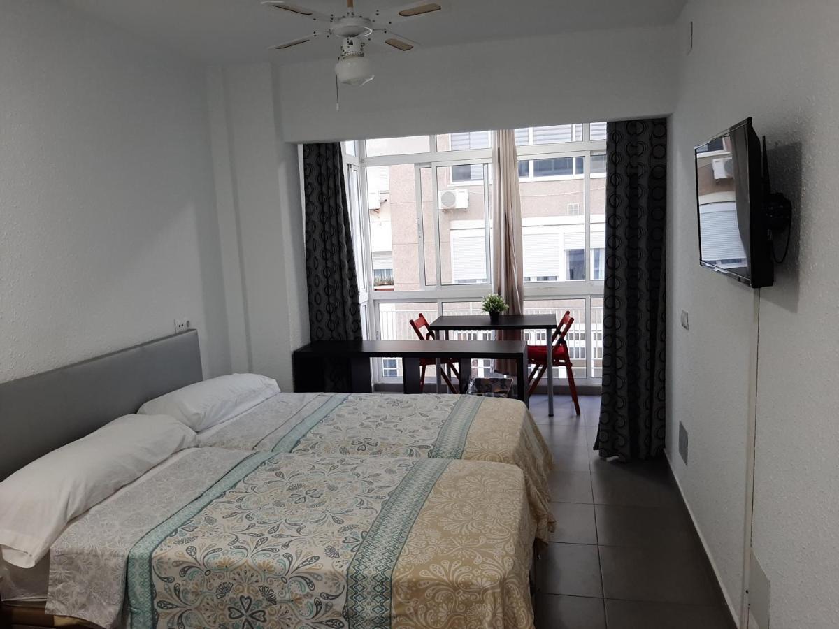 Apartamento Malaga Port Exterior photo