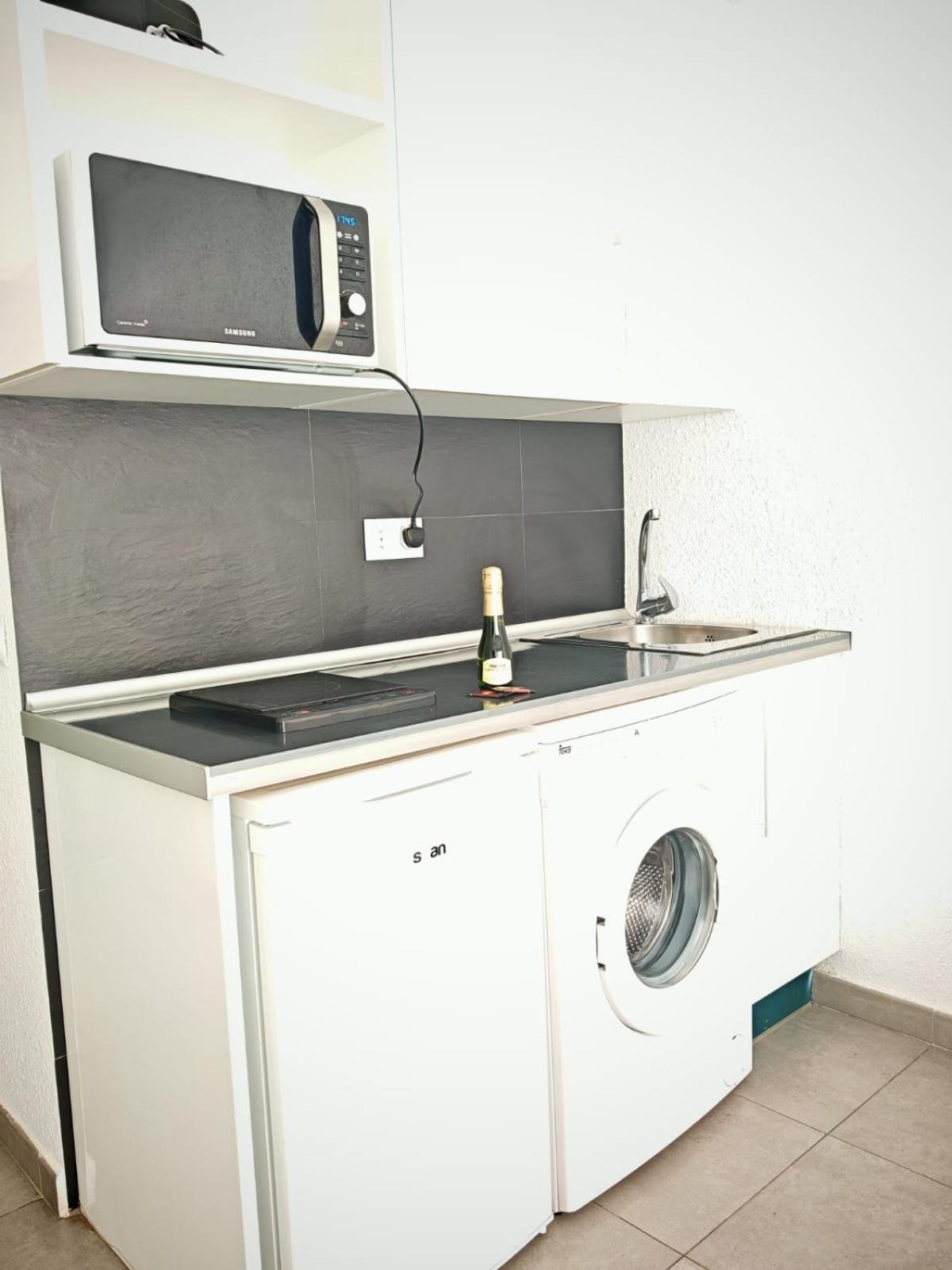 Apartamento Malaga Port Exterior photo