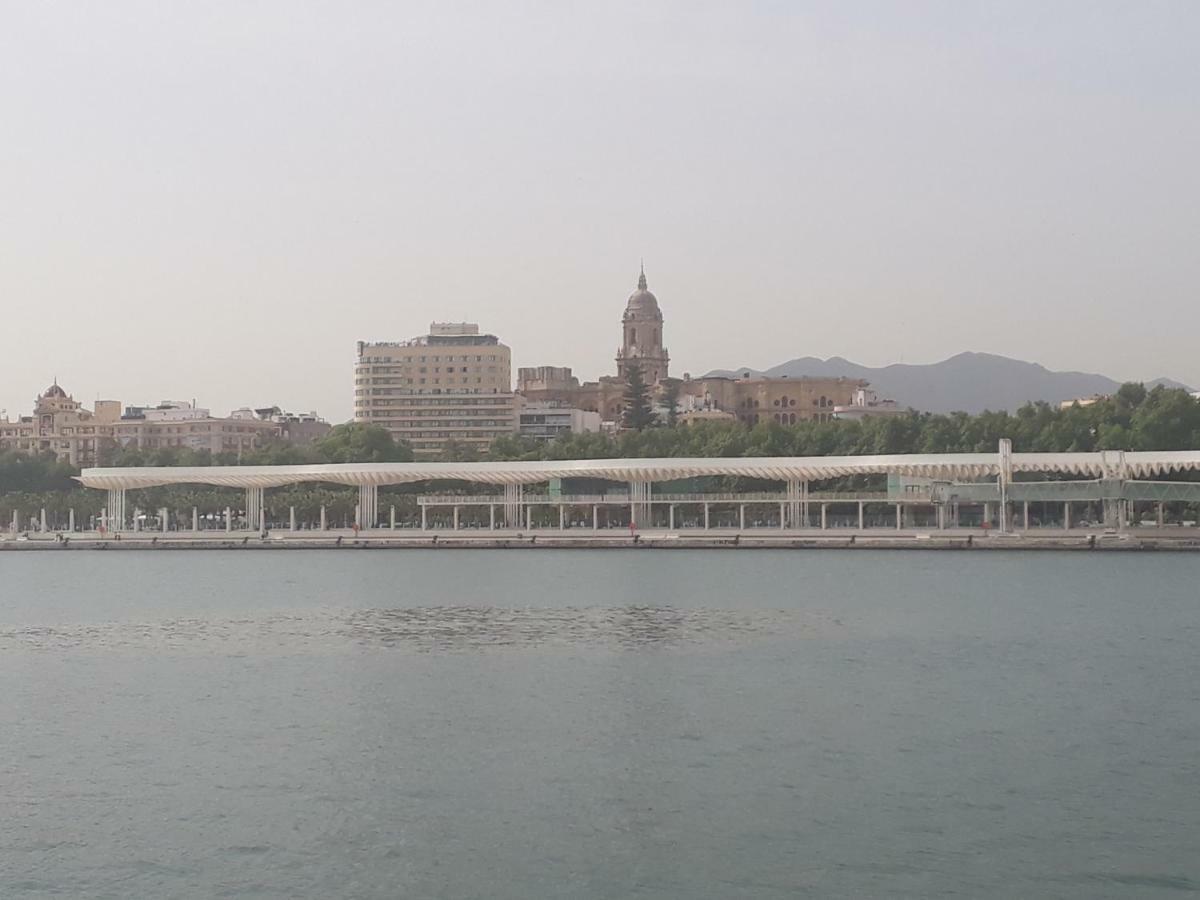 Apartamento Malaga Port Exterior photo